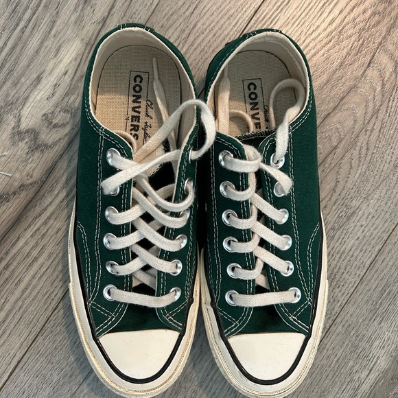 UNISEX Dark Green Low Chuck Taylor Converse - Picture 1 of 5